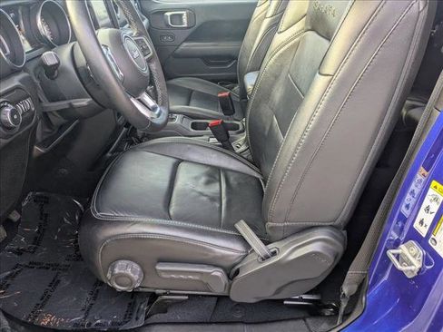 Used 2019 Jeep Wrangler Unlimited Sahara image 16