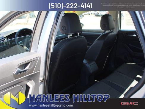Used 2023 Volkswagen Jetta SE FWD image 15
