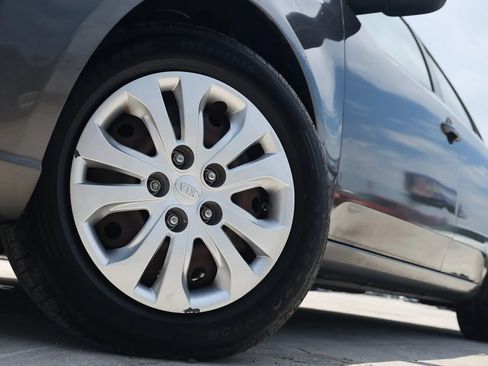 Used 2013 Kia Forte EX FWD image 16