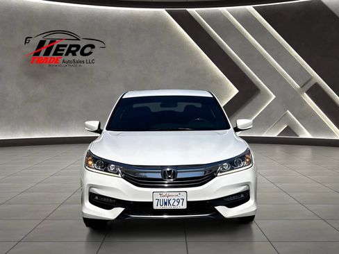 Used 2017 Honda Accord Sport image 58