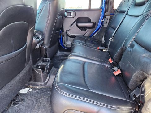 Used 2018 Jeep Wrangler Unlimited Sport S image 9