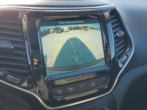 Used 2021 Jeep Cherokee Limited image 26