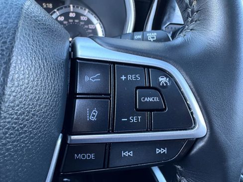 Used 2024 Toyota Highlander XLE image 38