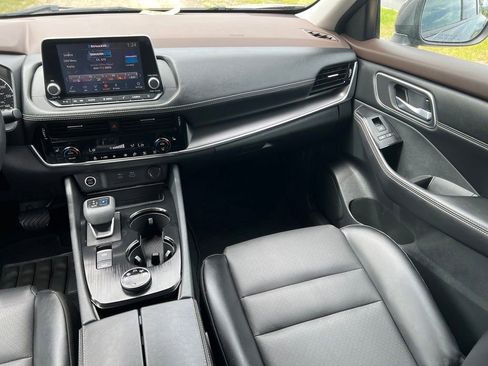 Certified 2023 Nissan Rogue SV w/ SV Premium B Package AWD/4WD image 12