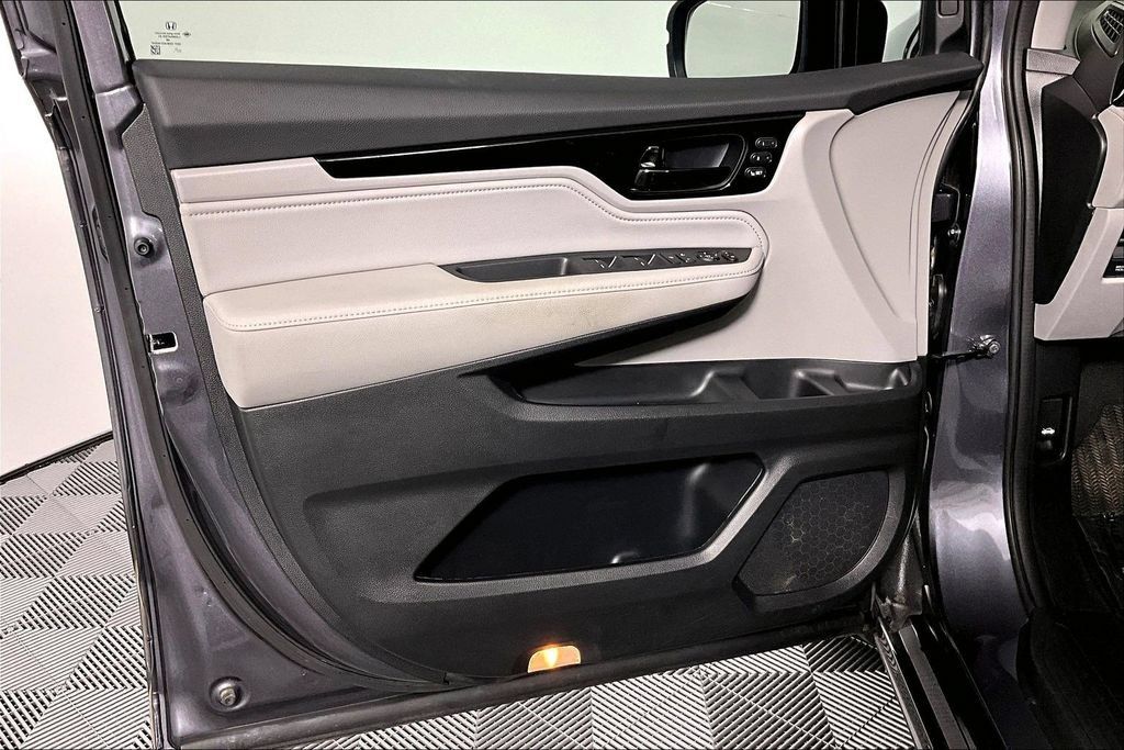 Used 2024 Honda Odyssey Touring image 23