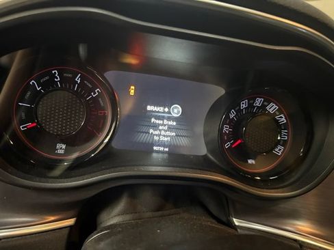 Used 2016 Dodge Challenger R/T Plus RWD image 10