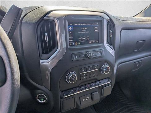 Used 2022 Chevrolet Silverado 1500 Custom image 11