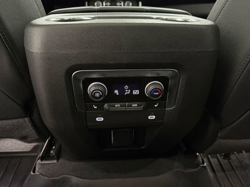 Used 2024 Chevrolet Tahoe LT w/ Luxury Package RWD image 32