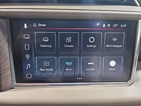 Used 2023 GMC Yukon XL Denali w/ Advanced Technology Package image 29