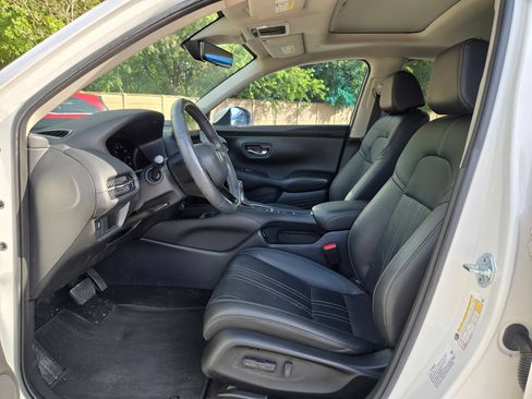 Certified 2024 Honda HR-V EX-L image 9