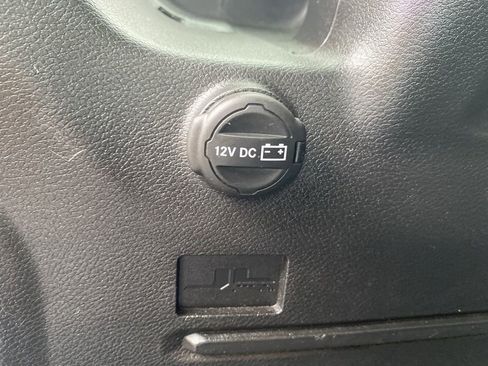 Used 2022 Jeep Wrangler Unlimited Sahara AWD/4WD image 19