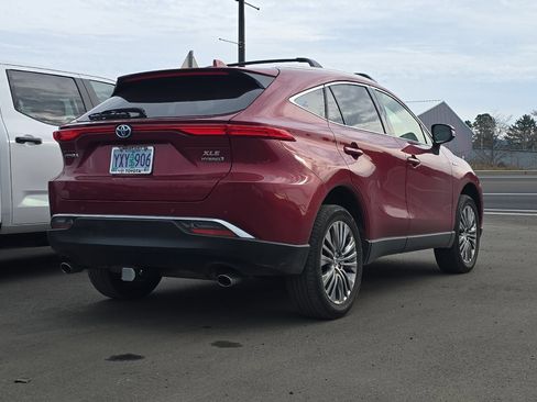 Used 2021 Toyota Venza image 4