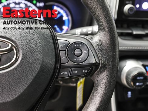 Used 2023 Toyota RAV4 LE AWD/4WD image 15
