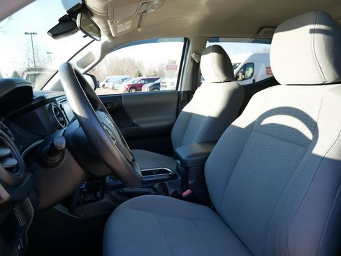 Used 2019 Toyota Tacoma SR image 29