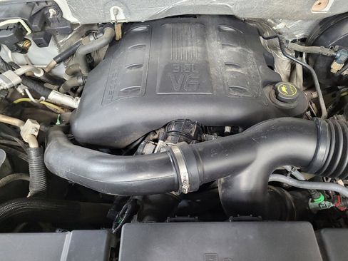 Used 2015 Ford Expedition EL XLT image 30