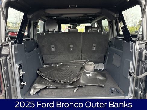 Used 2025 Ford Bronco Outer Banks AWD/4WD image 16