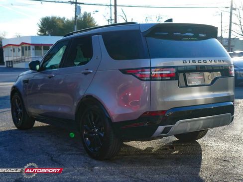 Used 2020 Land Rover Discovery Landmark image 5