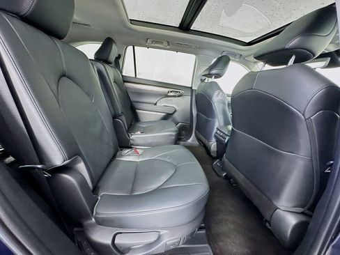 Used 2023 Toyota Highlander Platinum image 27