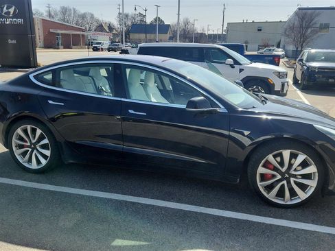 Used 2018 Tesla Model 3 Performance image 10