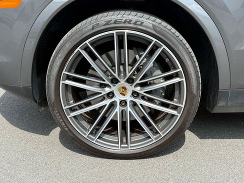 Used 2021 Porsche Cayenne S AWD/4WD image 12