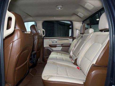 Used 2019 RAM 1500 Laramie RWD image 14
