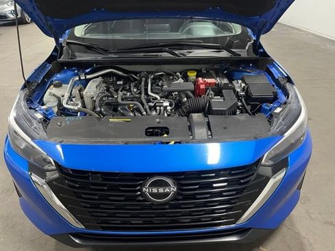 Used 2024 Nissan Sentra SV FWD image 9
