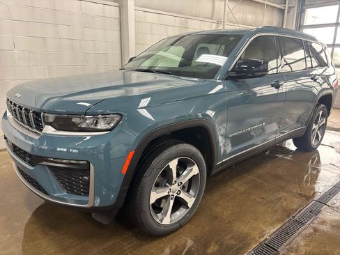 New 2026 Jeep Grand Cherokee L Limited w/ Luxury Tech Group II image 44