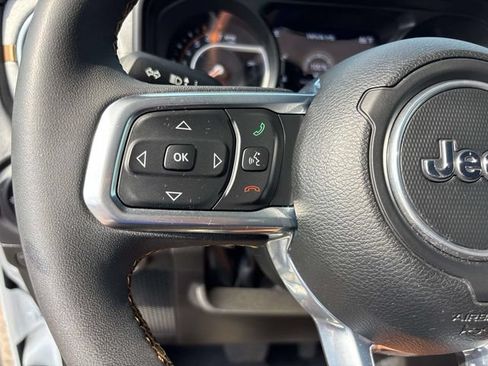 Used 2024 Jeep Wrangler Unlimited Sahara AWD/4WD image 24