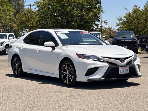 Certified 2018 Toyota Camry SE w/ Moonroof Package FWD image 46