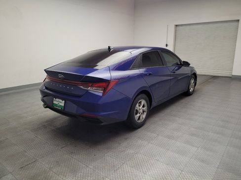 Used 2021 Hyundai Elantra SE FWD image 9