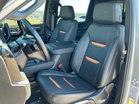 Used 2024 GMC Sierra 2500 AT4 w/ Technology Package AWD/4WD image 15