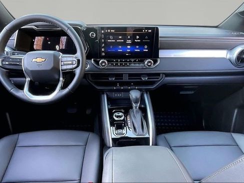 Used 2025 Chevrolet Colorado LT w/ LT Convenience Package image 7