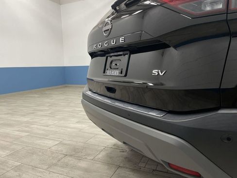 Used 2023 Nissan Rogue SV w/ SV Premium B Package image 33