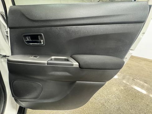 Used 2019 Mitsubishi Outlander Sport ES image 28