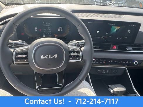 New 2026 Kia Carnival EX image 15