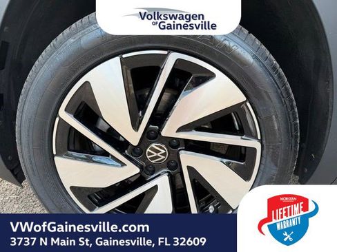 Used 2025 Volkswagen Atlas SE image 29