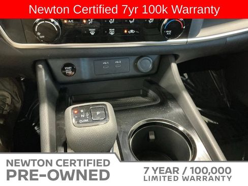 Used 2025 Nissan Rogue S FWD image 28