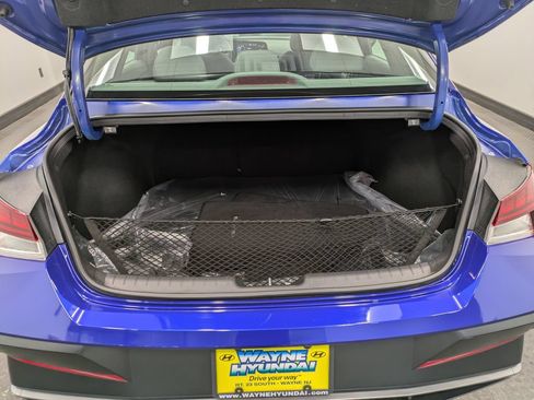 Used 2025 Hyundai Elantra SEL w/ Cargo Package FWD image 22