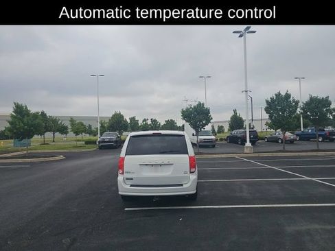 Used 2018 Dodge Grand Caravan GT FWD image 8