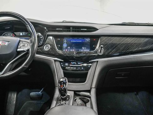Used 2020 Cadillac XT6 Premium Luxury image 13
