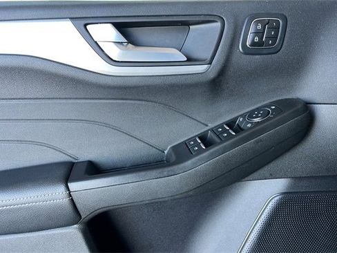 Used 2023 Ford Escape SE w/ PHEV Premium Package image 11