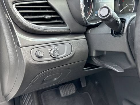 Used 2020 Buick Encore Preferred FWD image 14