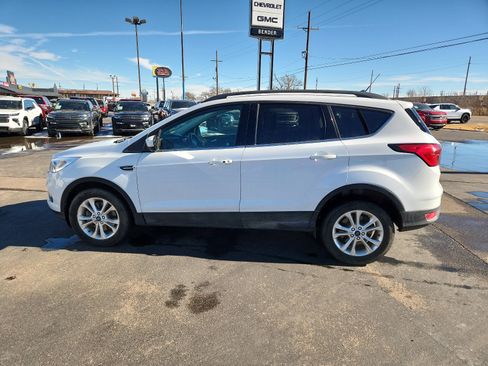 Used 2019 Ford Escape SEL image 2