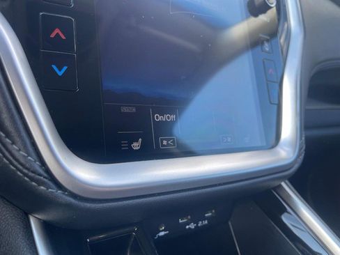 Used 2021 Subaru Outback Premium image 33