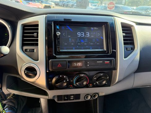 Used 2013 Toyota Tacoma 4x4 Access Cab V6 image 39