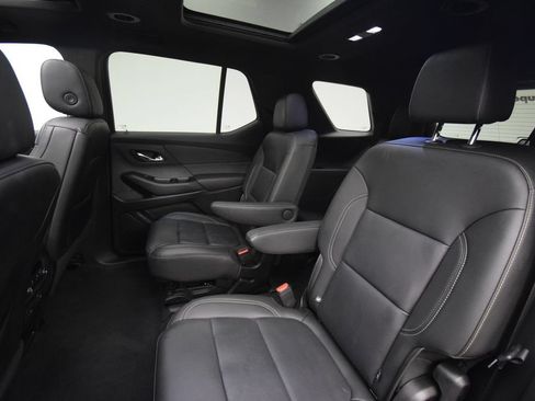 Used 2023 Chevrolet Traverse LT w/ LT Premium Package AWD/4WD image 26