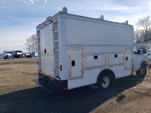 Used 2025 Ford E-350 and Econoline 350 Super Duty w/ Power Equipment Group image 5