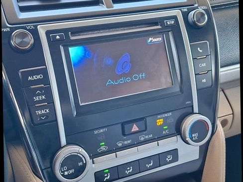 Used 2012 Toyota Camry LE image 14