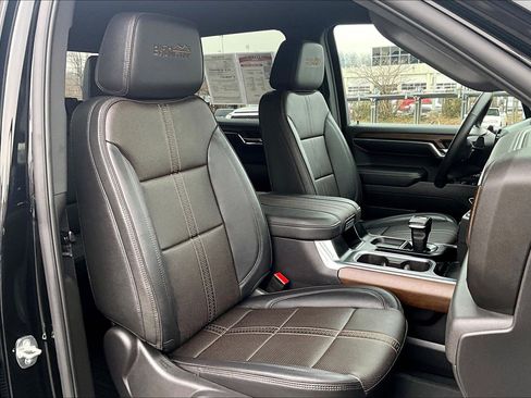 Used 2024 Chevrolet Silverado 1500 High Country w/ Z71 Off-Road Package image 7