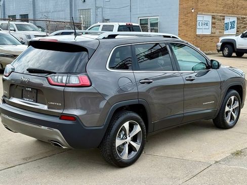 Used 2019 Jeep Cherokee Limited AWD/4WD image 6
